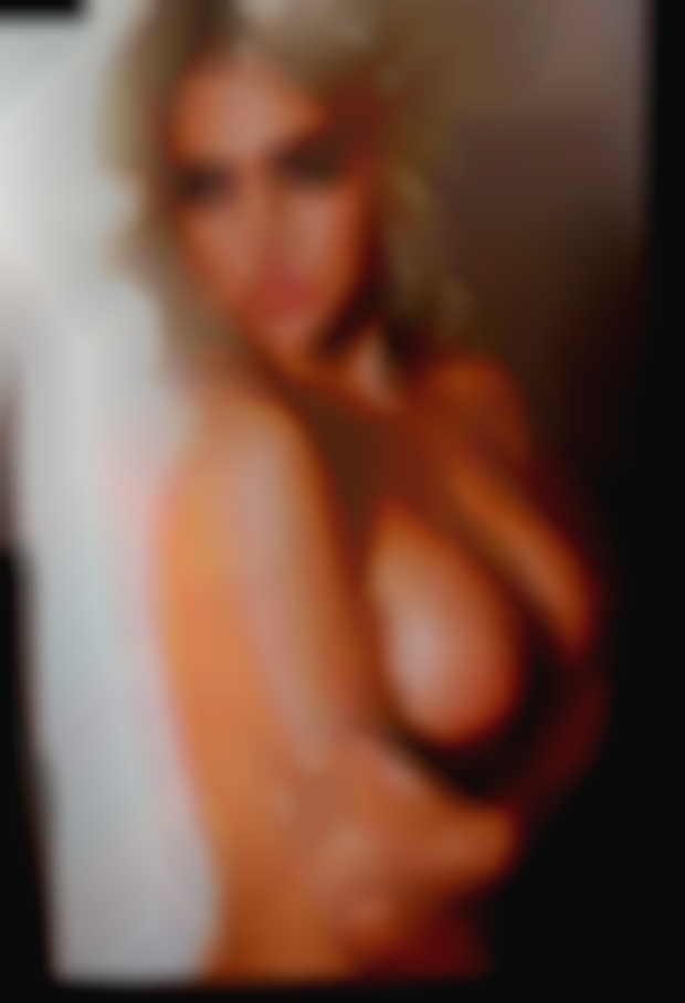 Lady over 40 premises clubs that is exhibitionists!!!